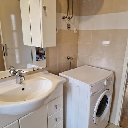 Dubravko Apartman Zára